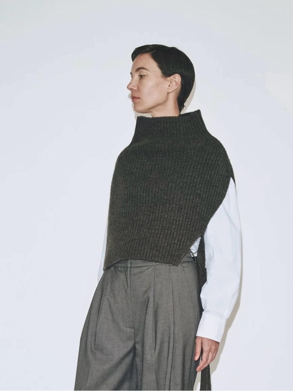 Mijeong Park Ribbed Knit Dark Green Women's Sweater Neck warmer/vest - Picture 3 of 6